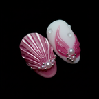 Macro close-up 3D shell chrome pearl reusable press-on nails salon-quality — LuxepressCo
