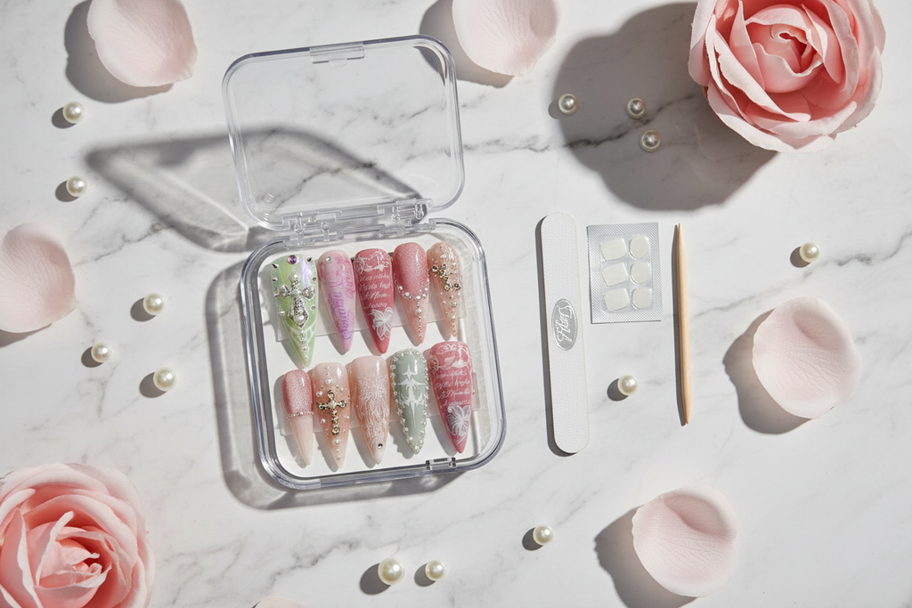 Luxury unboxing acrylic box romantic angel coquette custom press-on nails packaging rose petals — LuxepressCo
