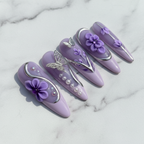 Close-up silver chain V-chrome 3D floral custom press-on nails lavender pearl texture marble — LuxepressCo