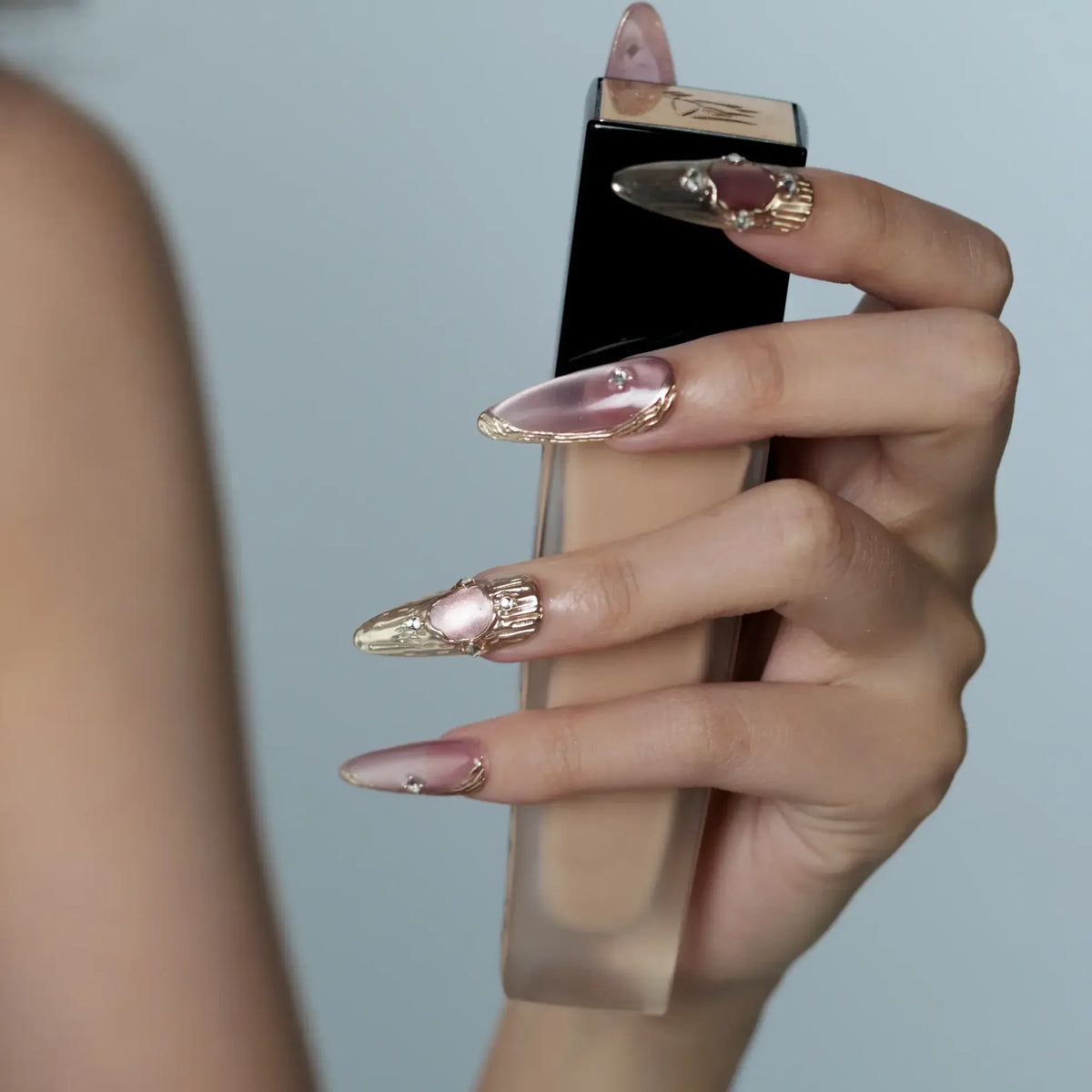 Amethyst Armour Press-On Nails | Stiletto Long | Cat Eye Mauve Gold Byzantine Frame | LuxepressCo